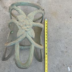 Vintage cast iron plant stand/holder