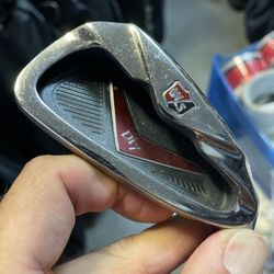 Wilson Di7 iron n6 in right hand  / graphite shaft 