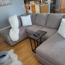 Stunning Nice Dual Chaise Couch!