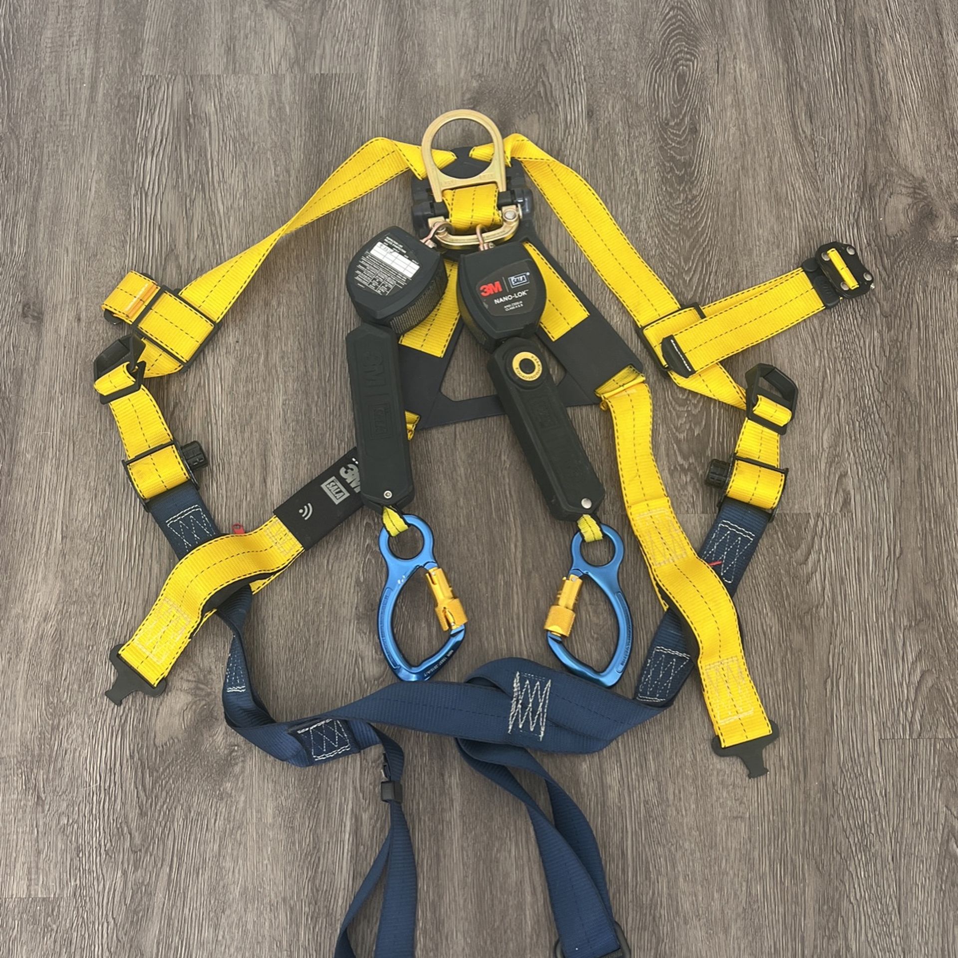 3M NANO LOK SAFETY HARNESS