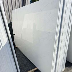 QUARTZ STONE SLABS SUPER JUMBO IN WHITE CARRARA MARBLE 📏Each slabs cover  75.7 sq.ft, Thickness 3 cm 🔥Price $1049 per Slab🔥 