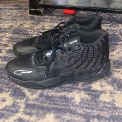 Had Them For A Bit They Don’t Fit Me Anymore Just Trying To Get A Little Money Out Off Them 