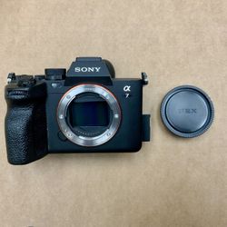 Sony A7 IV ILCE-7M4 Mirrorless Camera Cam 33 megapixel Full Frame 4k Video Photo Photography Touchscreen Display Screen Professional Hobby Travel