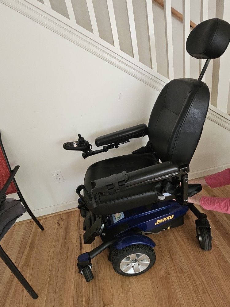Motorized Jazzy Select G Scooter
