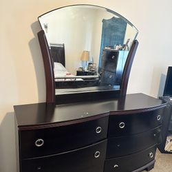 Queen Bedroom Set