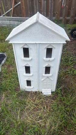 Little doll house homemade.