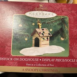 Vintage A Snoopy Christmas 5 Figurine New