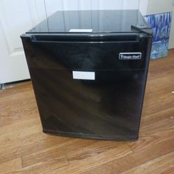 Magic Chef Mini Fridge