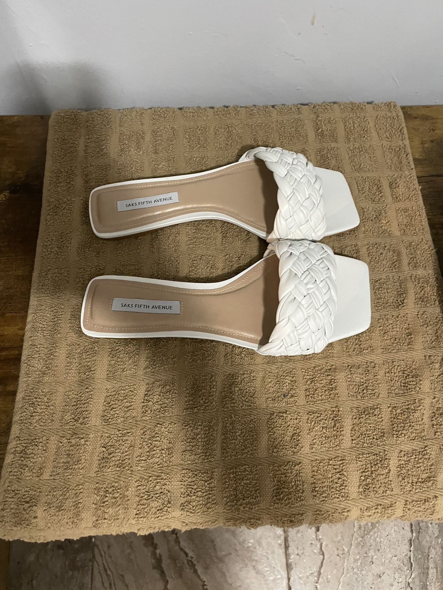 Saks Fifth Avenue Sandals Women's Shoes Flats Slides for Sale Carol City, FL - OfferUp
