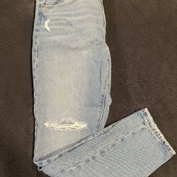 Women’s Levi Jeans 