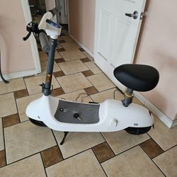ELECTRIC SCOOTER OKAI WORKS PERFECTLY LED LIGHTS,INCLUDING CHARGER, 15MPH YOU CAN DRIVING BEFORE PURCHASE FOR ANY QUESTION TEXT ME PLEASE SE HABLA ESP