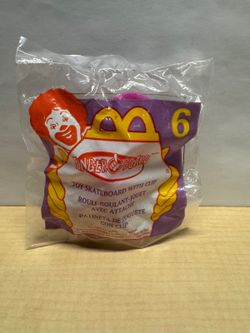 2000 McDonald's Finger Board Toy 6 Toy Skateboard w/Clip NIB