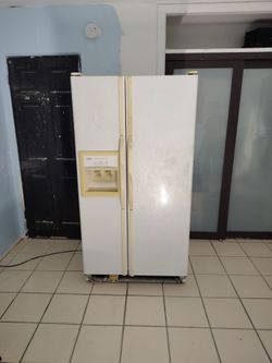 Kenmore ice dispenser/water filter Refrigerator