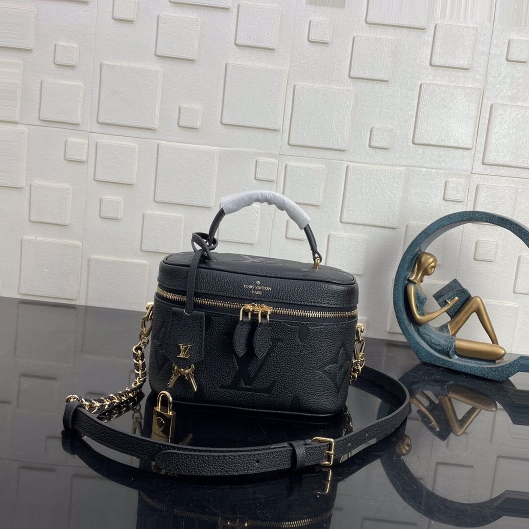 Louis Vuitton Vanity Pm Black for Sale in Brooklyn, NY - OfferUp