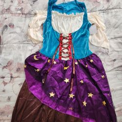 Costume