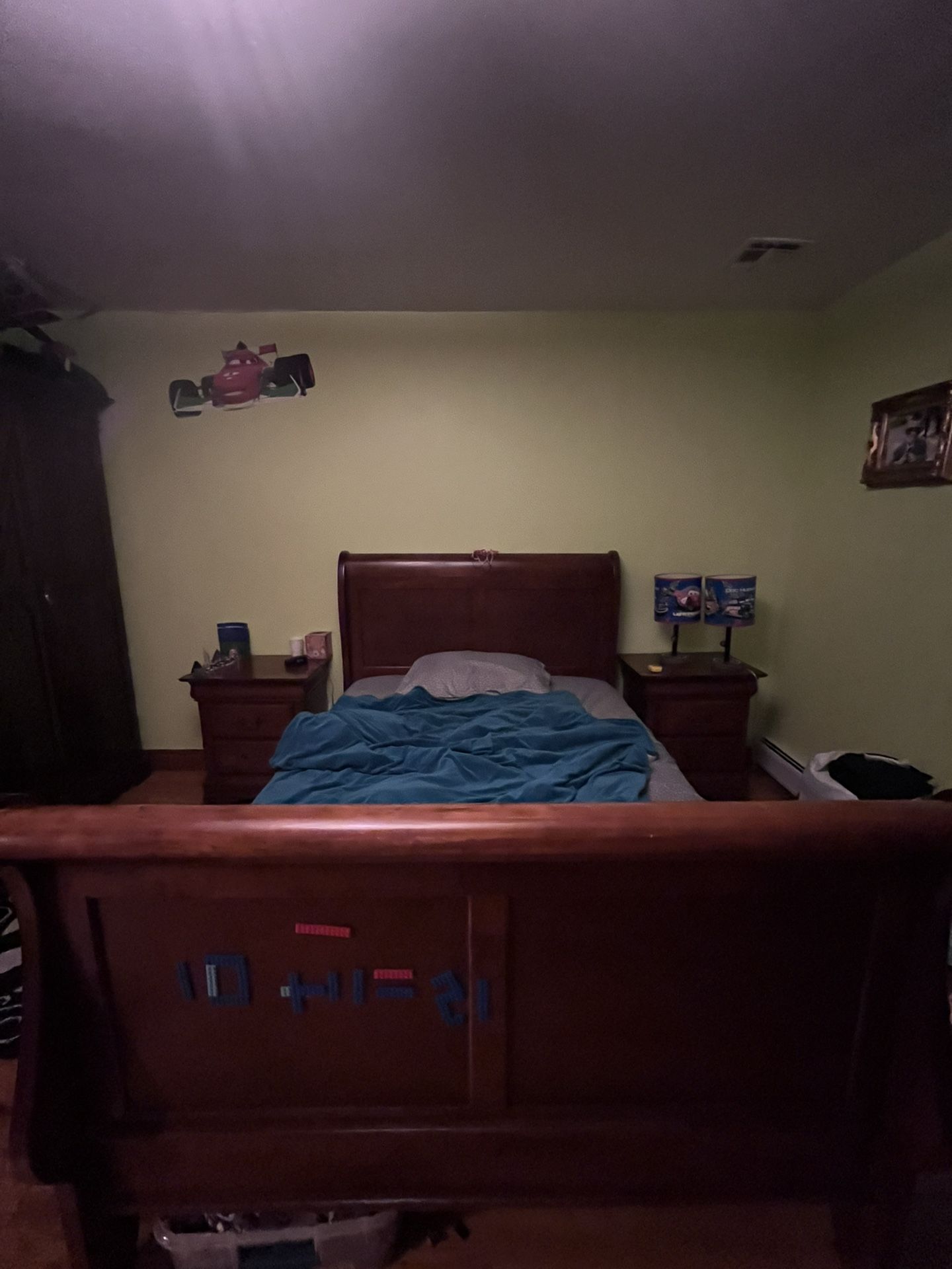 Luis Philippe Brown Bedroom Set