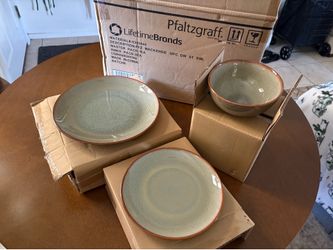 Pfaltzgraff Mackenzie 12pc dinnerware setting