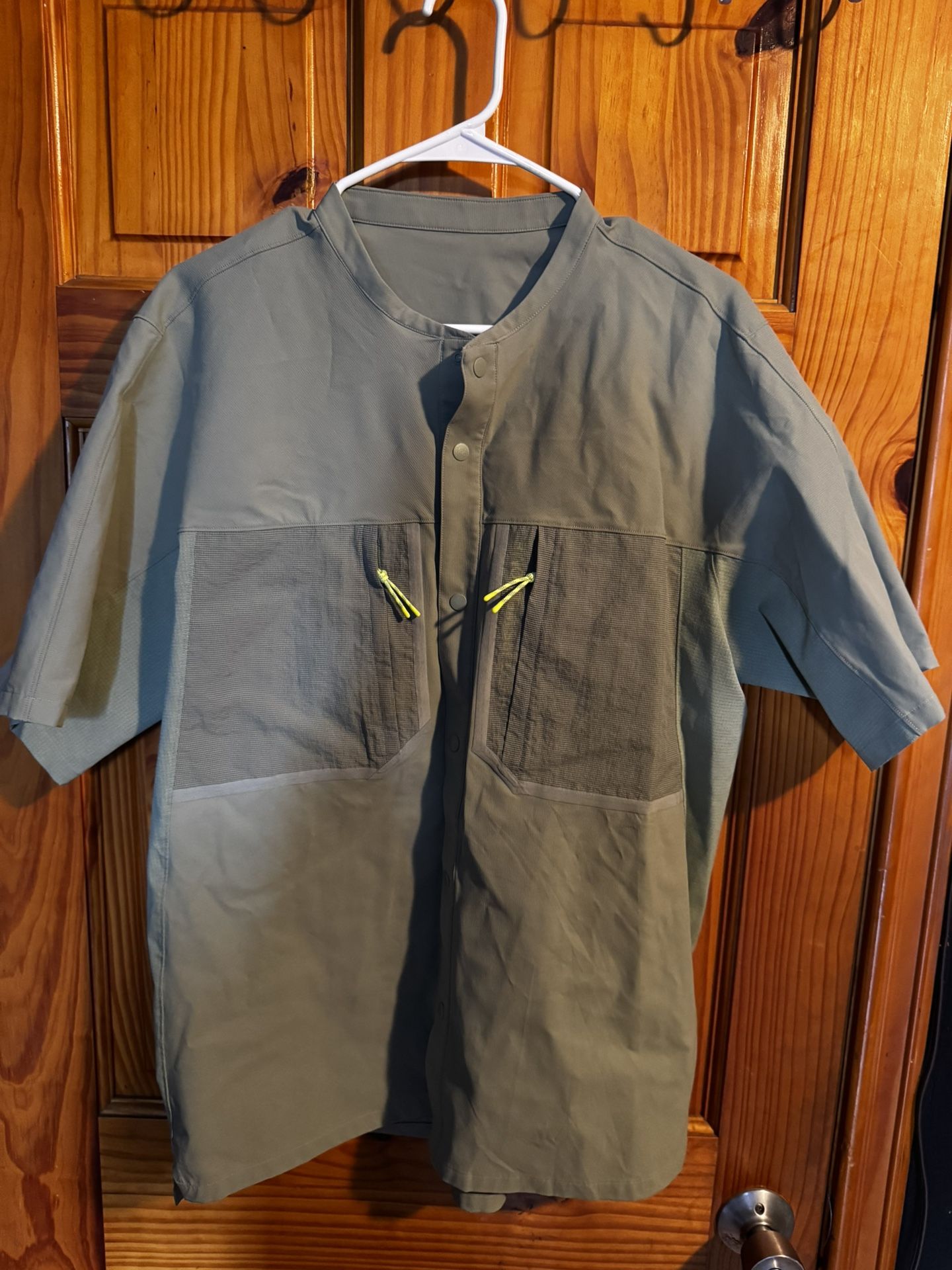 Lululemon Short Sleeve Button Up, Size L