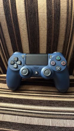 This is a ps4 controller it’s used a few times but still works perfectly fine