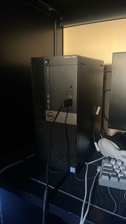 Dell pc with power cords