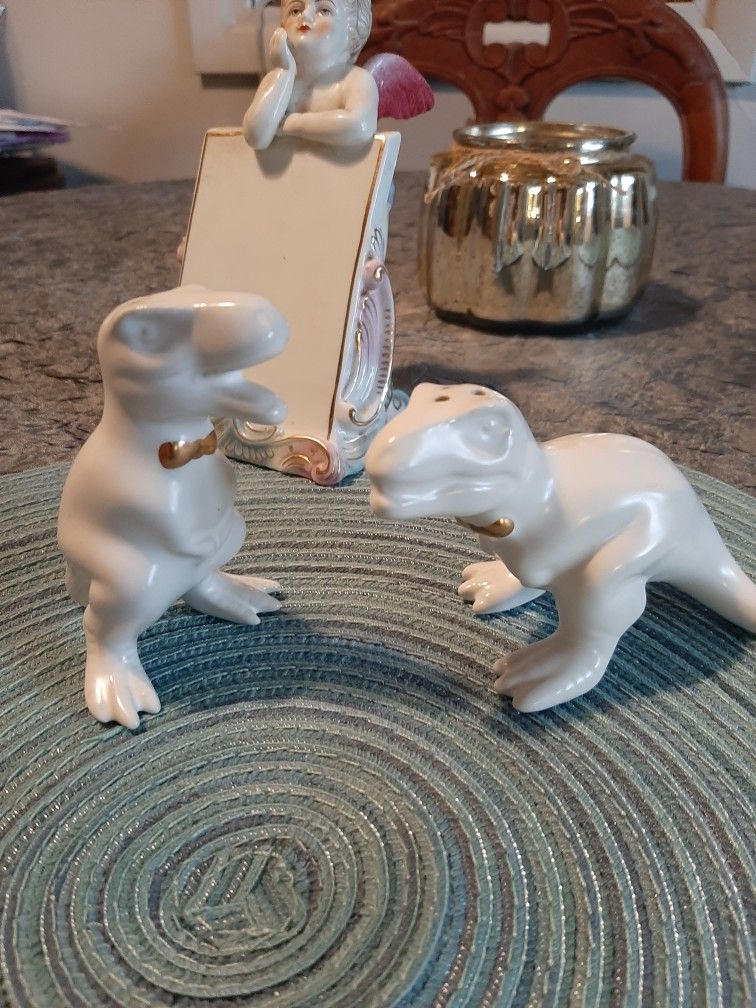 Salt And Pepper DINOSAURS