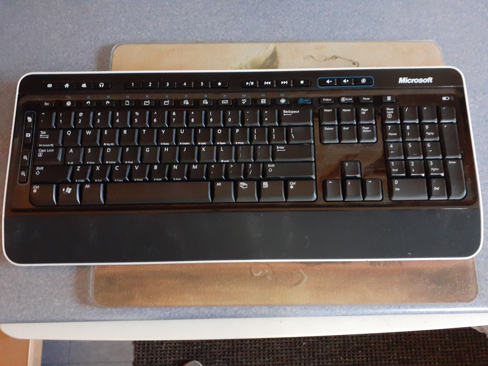 Wireless key board Microsoft, read on.
