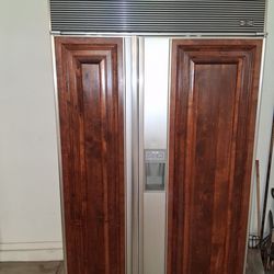 Sub-Zero Model 690 built-in side-by-side refrigerator