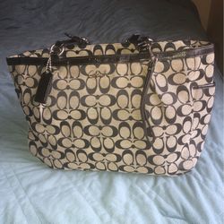 Purse   Coach In  Very  Good  Condition 