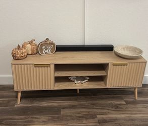 Tv stand/ tv table