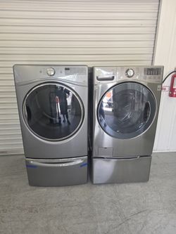 LG washer and dryer like new very good condition you got 60 days warranty