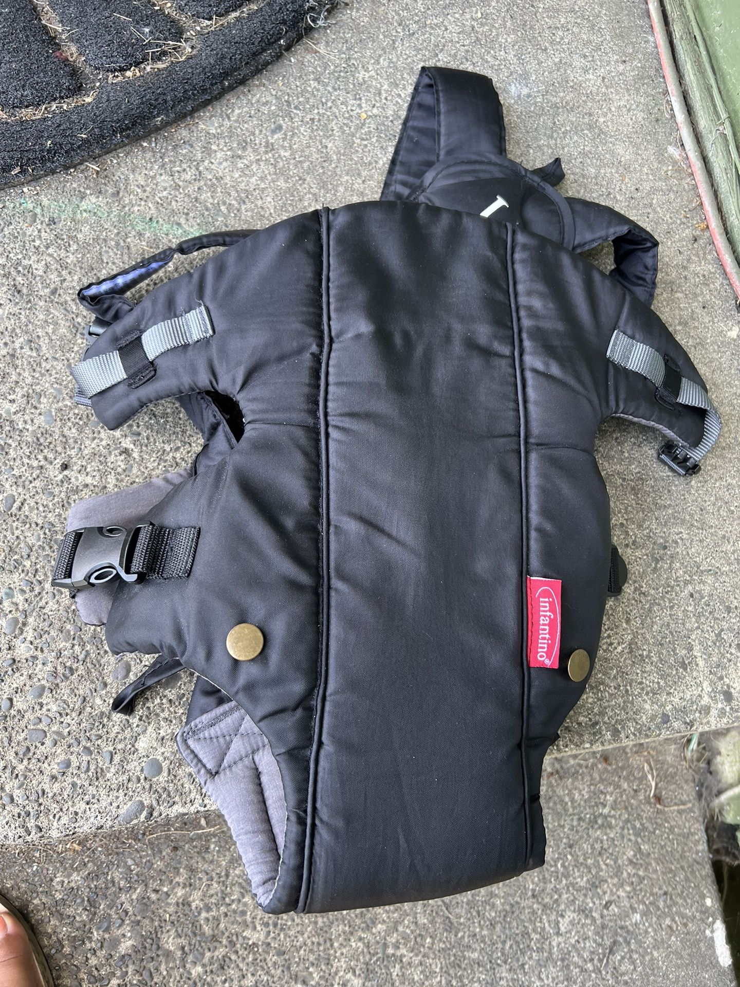 Infantino Black Baby Carrier 