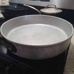 Extra large 14 inch Wagner Ware Heavy thick Magnalite Skillet. Commercial. 2164