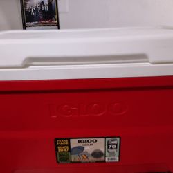 Igloo 48 QT Laguna Ice Chest Cooler, Red, Used 