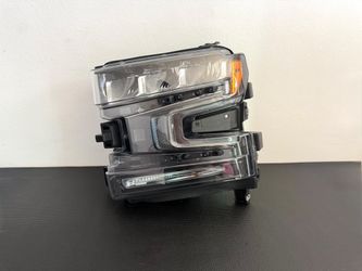 2019 - 2021 CHEVROLET SILVERADO 1500 LH DRIVER SIDE HEADLIGHT OEM