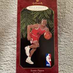 Scottie Pippen Hallmark Keepsake 1999 Christmas Ornament Chicago Bulls 