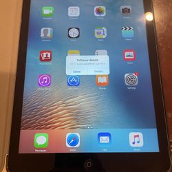 iPad Air 16gb Space Grey With Case 