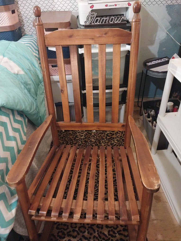 Wooden Rocking Chairs 