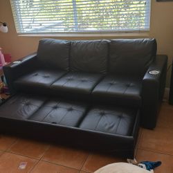 Black couch, With pull out Bed
