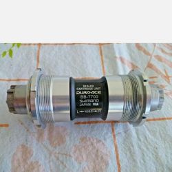 Shimano DURA-ACE Bottom Bracket. 109.5. BB-7700. ENGLISH Thread. Octalink. Made in Japan. Bike parts. Bicycle Components. Crank Parts