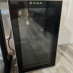 Mini Fridge / Wine Cooler 