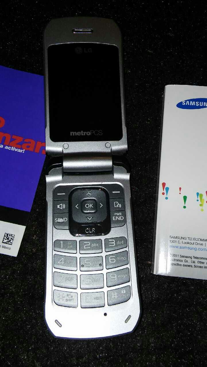 Metro PCS Flip Phone (price is final)