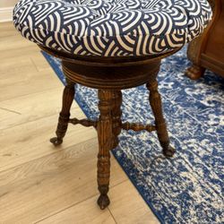 Antique Hardwood Piano Stool – Glass Ball & Claw Feet – Swivel 360