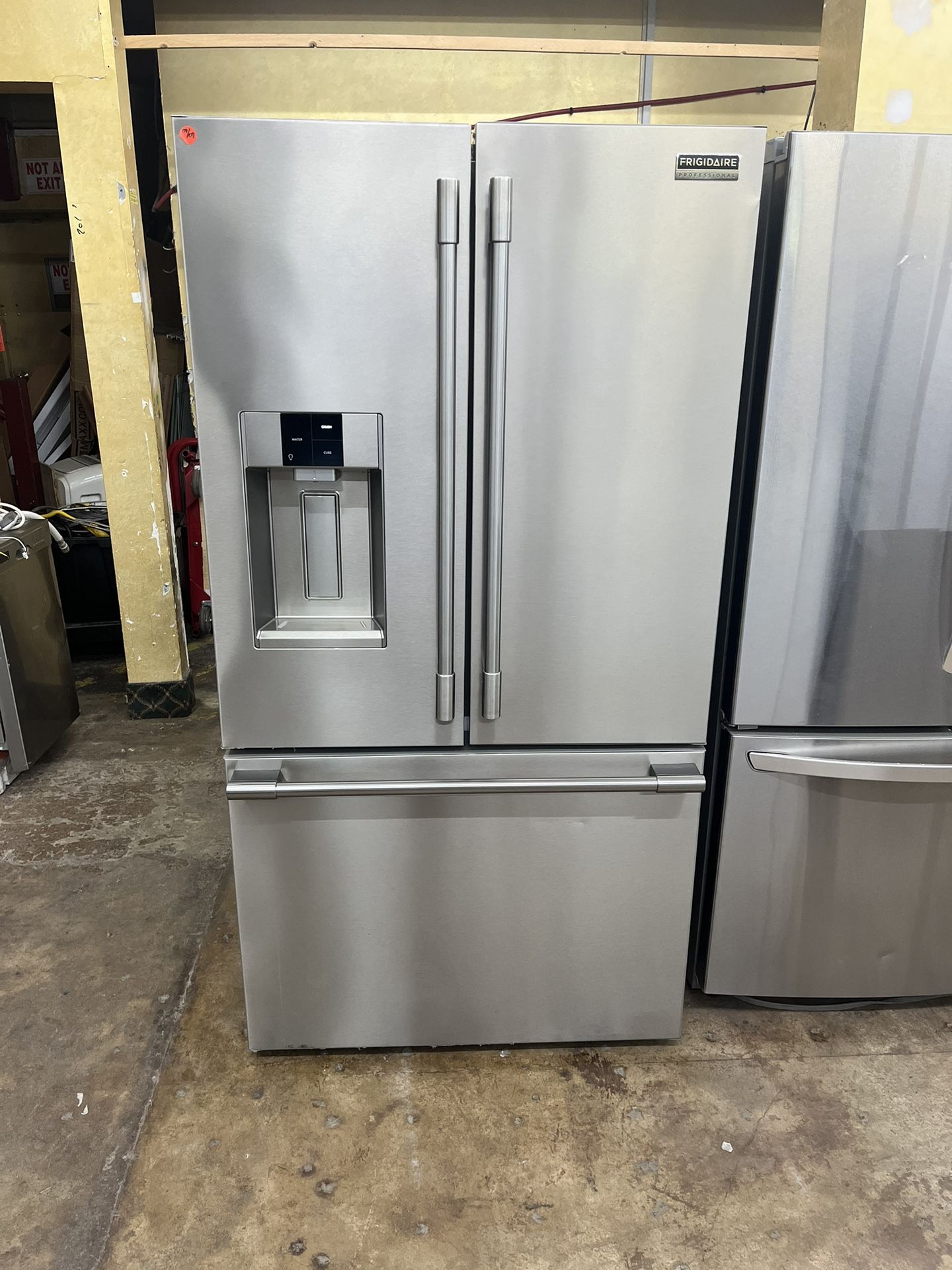 Frigidaire Profesional French Door Refrigerator