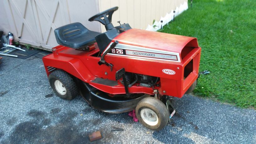 Mtd lawn flite 8/26 small riding mower
