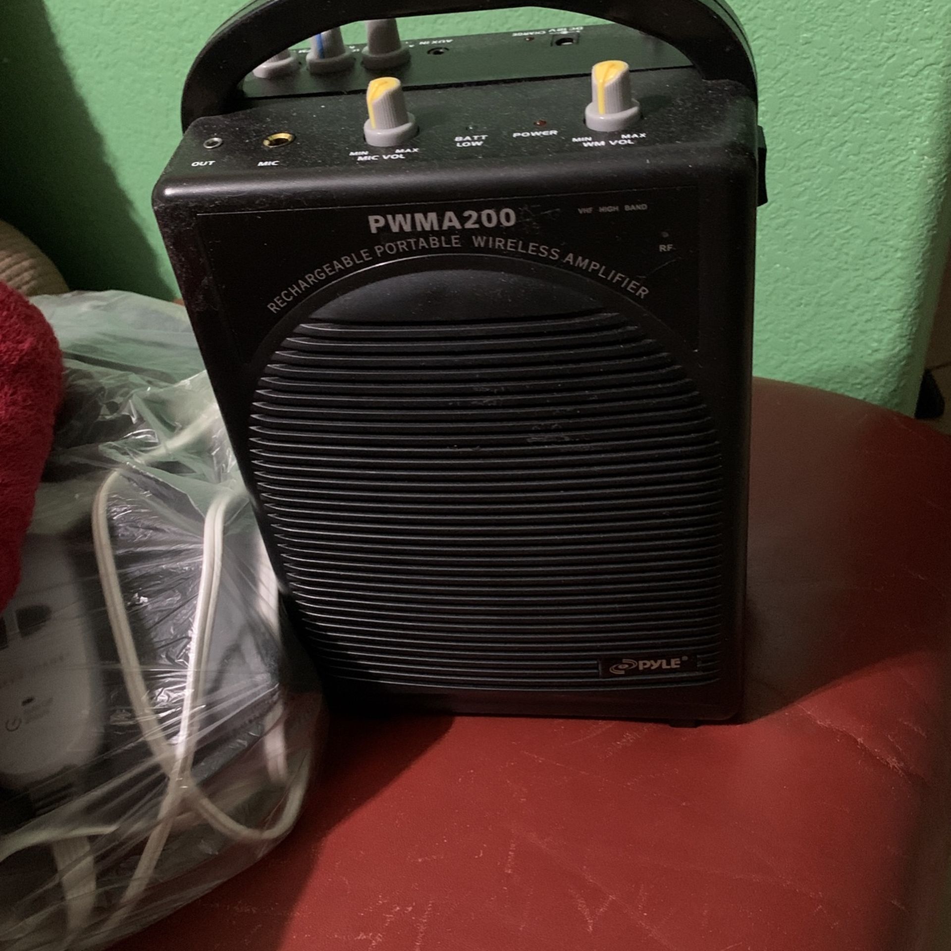 Rechargeable Portable Wireless Amplifier PWMA200