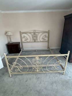 Cal King Bedframe