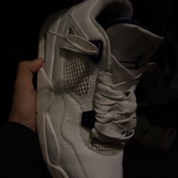 Jordan 4s