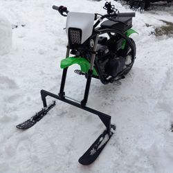 Minibike Snow Skis
