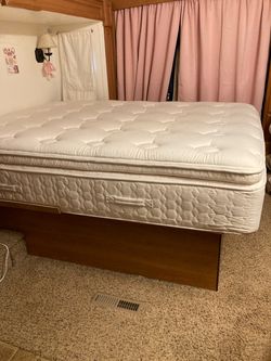 Sealy Posturepedic ultra plush pillow top queen mattress