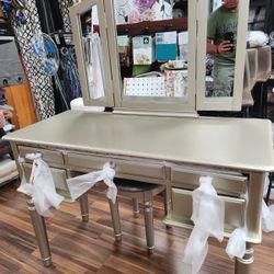 Beautiful Vanity With Stool